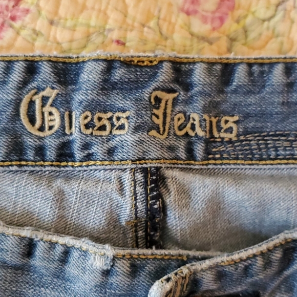 Guess Jeans - Picture 2 of 6